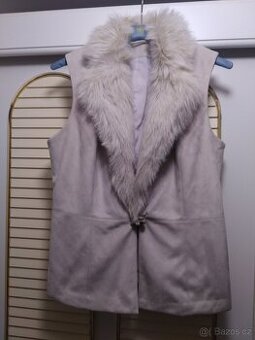 Dámská vesta s kožešinou  vel.40 zn.Lavender Hill