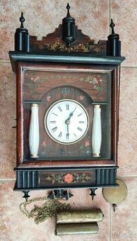 starožitné selské dřevěné vyřezávané hodiny schwarzwald