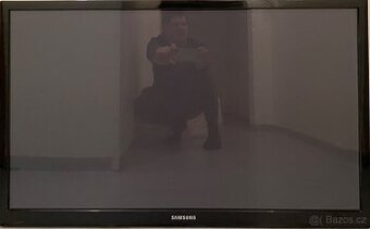 Samsung PS43E450 - 109 cm plazma, nást. držák, STB.