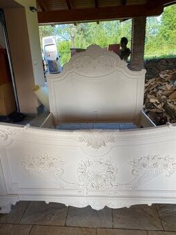 PRODÁM ZRENOVOVANÁ STAROŽITNÝ NÁBYTEK