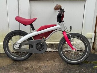 Dětské kolo + odstrkovadlo BMW