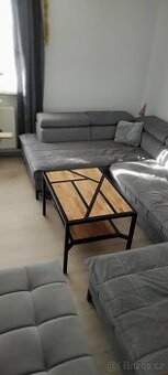 Konferenční stolek