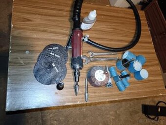 Přímá pneumatická bruska.