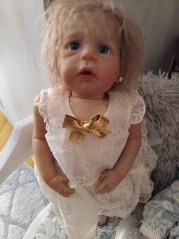 Realistická reborn panenka