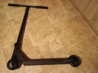 Koloběžka NDK STUNT SCOOTER