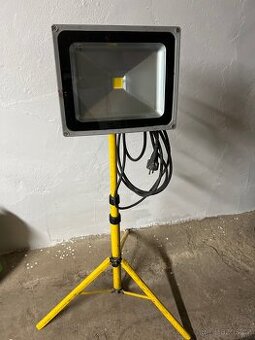 Světlo- Teleskopický Halogen - reflektor/ ecoPLANET/ LED/