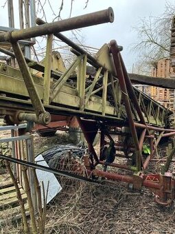 Prodám pojízdný výsuvný žebřík