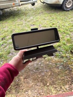 Zpětné zrcátko se světlem na škodovku