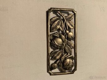 Luxusní velká brož, jemně prořezávané stříbro