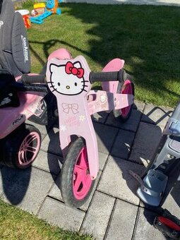 Dřevěné odrážedlo Hello Kitty