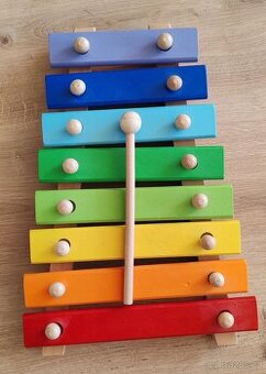 Dětský dřevěný xylofon