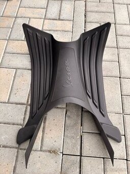 Prodám gumovou podlahu na Vespu Primavera/Sprint