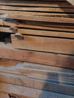 Modřínové stavební řezivo z roku 2020