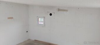 Pronájem zděné stavby a oplocené části zahrady –  Rokycany