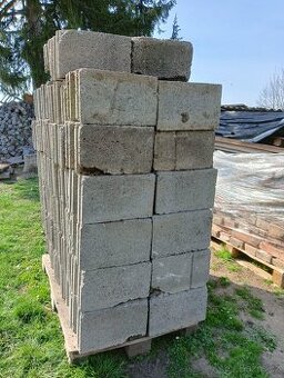 Betonové tvárnice 38x25x22