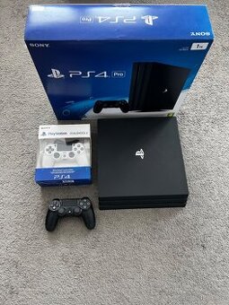 Sony Playstation 4 PRO 1TB dva ovladače