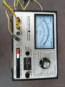 Měřící přístroj pro elektro.