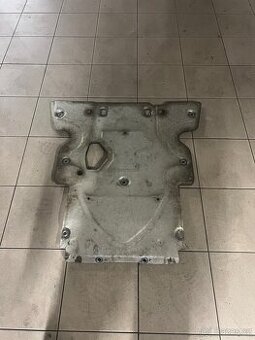 L494 spodní kryt motoru