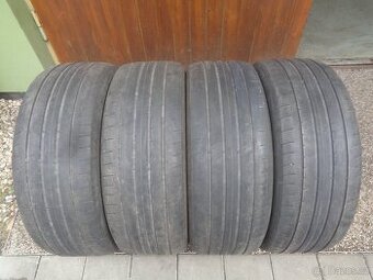 Letni pneu 235/45/20 Goodyear