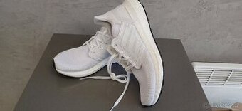 NOVÉ-ADISAS ULTRABOOST 20 vel.39-40