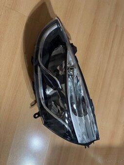 Levý přední světlomet chrom RENAULT Clio IV 260603442R