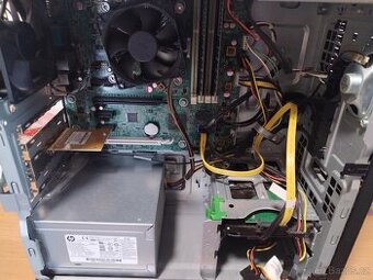 Počítač hp - 1