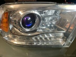 Pravé světlo Dodge RAM