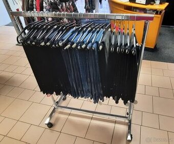 kovový stojan - štendr