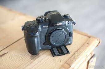 Panasonic GH5 + V-LOG