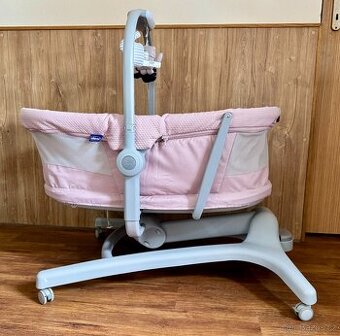 Chicco Baby Hug 5v1 - postýlka/lehátko/židlička a sedačka