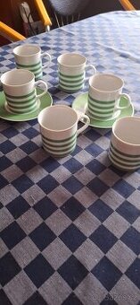 Prodám nepoužitou sadu hrnků s talířkem