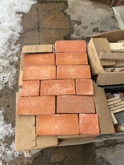 Červený obklad cihla