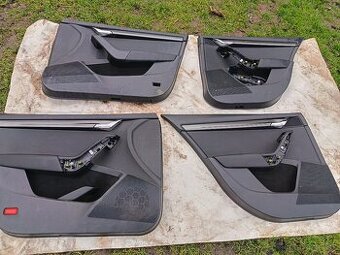 Výplně dveří Octavia 3 s ambientní osvícení