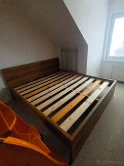 Komplet ložnice/Vestavěná skříň+letiště