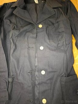 Nový retro pracovní plášť z dob socialismu