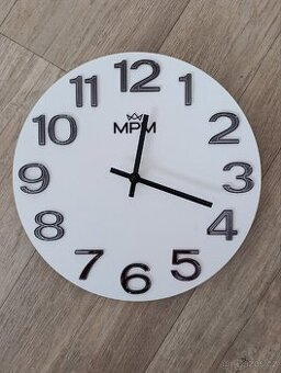 Nástěnné hodiny MPM