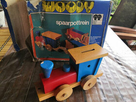 Dřevěný vláček - pokladnička