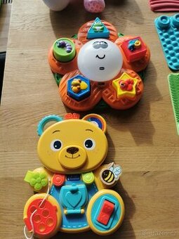 Různé interaktivní hračky