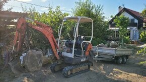 Minibagr Kubota s hydraulickým palcem na kameny