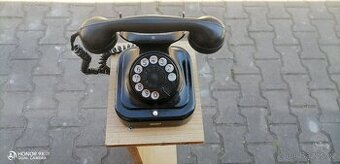 Starožitný telefon