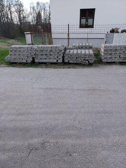 Zámková dlažba tloušťka 8 cm 35 m2