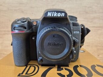 Nikon D7500