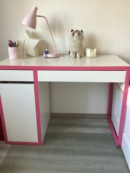Psací stůl IKEA bílo růžový