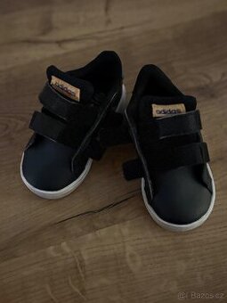 Dětské boty Adidas – vel. 22 (6K)