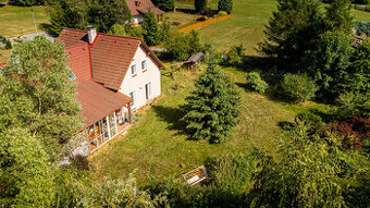 Dům 3+KK s atmosférou, velkým pozemkem, garáží a terasou