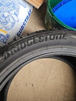 Zimni pneu 315/40 R21 dvourozmer