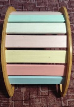 Montessori dřevěná duhová houpačka 74 cm x 40 cm