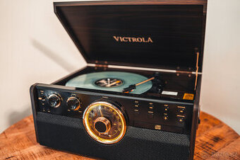 Gramofon Victrola VTA-270B + 3x vinyl