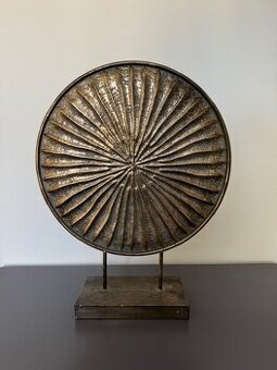 Krásná plechová dekorace