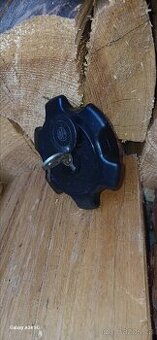 Zátka nádrže 105-130